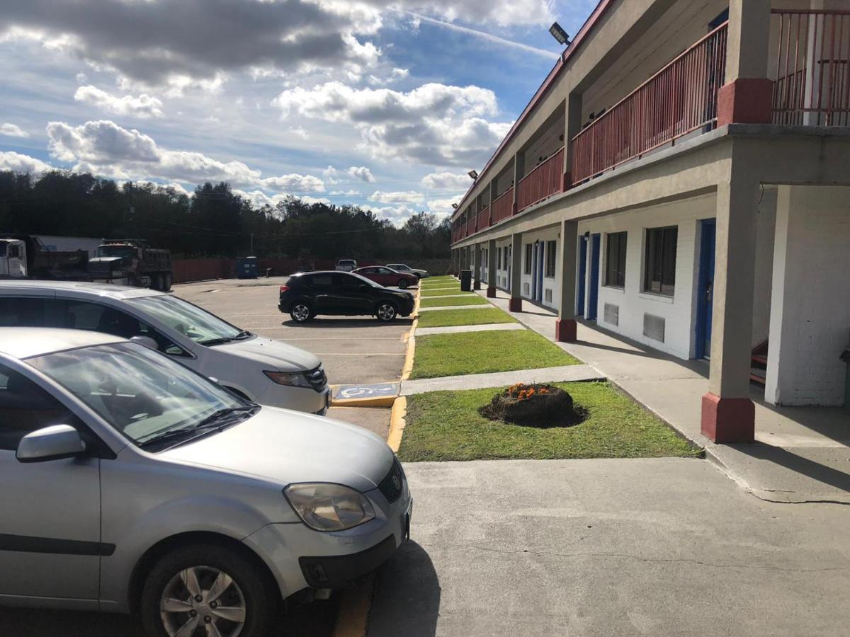 Executive Inn & Suites Beaumont Esterno foto