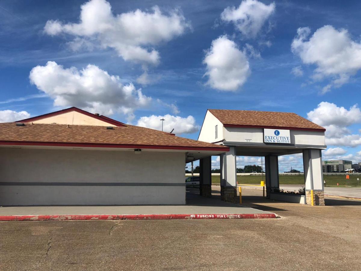 Executive Inn & Suites Beaumont Esterno foto