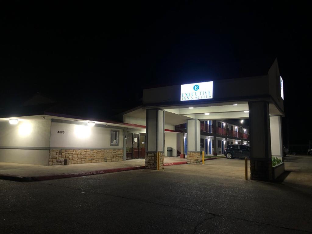 Executive Inn & Suites Beaumont Esterno foto
