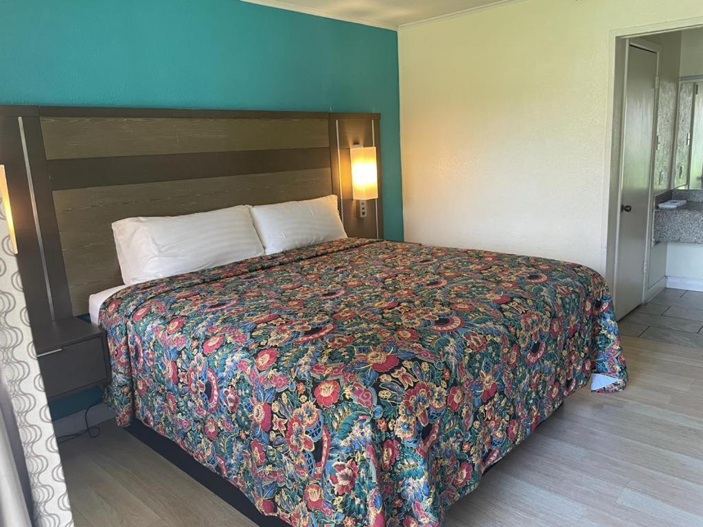 Executive Inn & Suites Beaumont Esterno foto